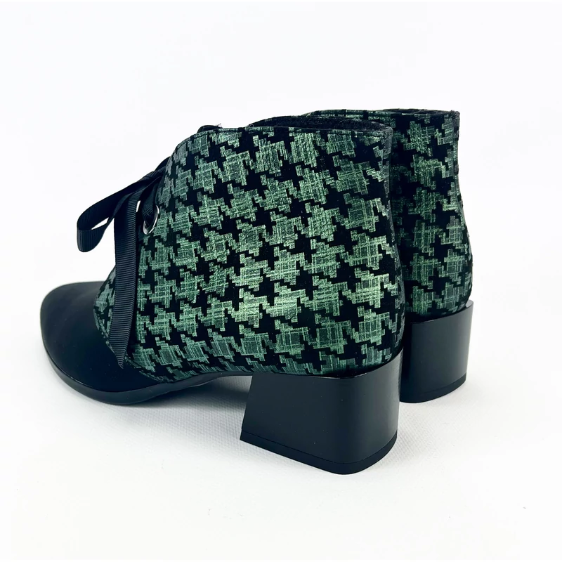 Carla Ricci bokacsizma