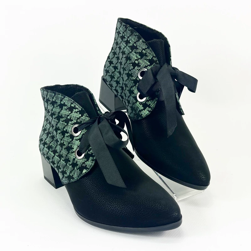 Carla Ricci bokacsizma